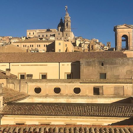Il Piccolo Attico Bed and Breakfast Caltagirone Eksteriør billede