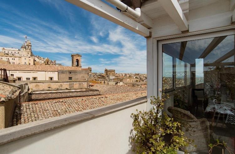 Il Piccolo Attico Bed and Breakfast Caltagirone Eksteriør billede
