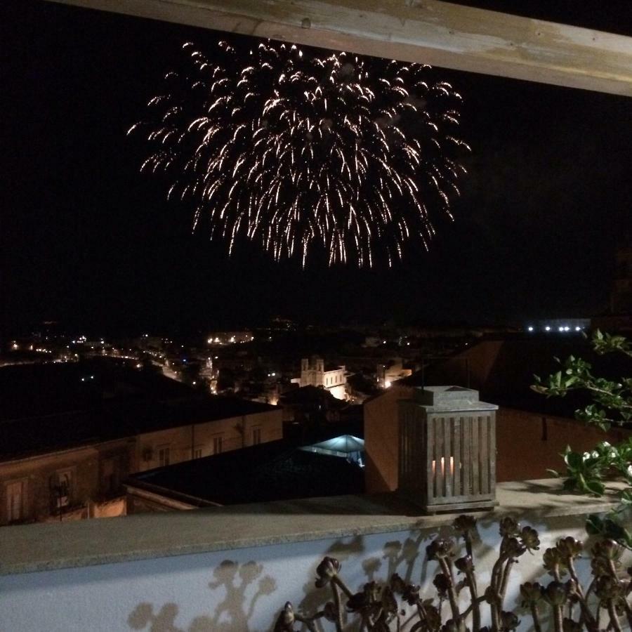Il Piccolo Attico Bed and Breakfast Caltagirone Eksteriør billede